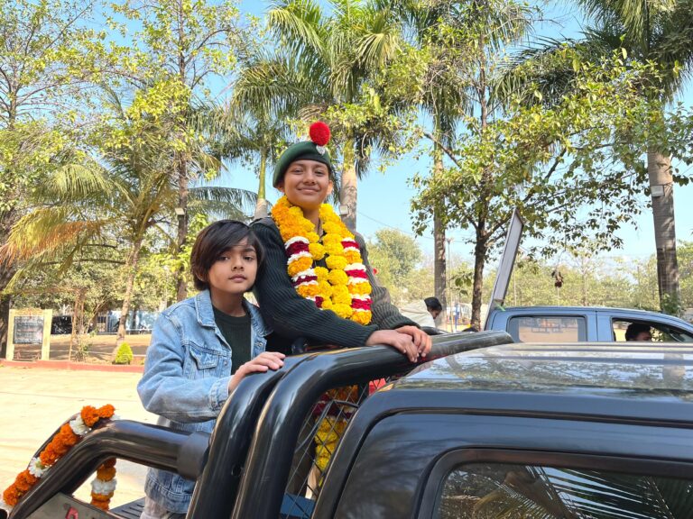 गणतंत्र दिवस परेड नई दिल्ली से लौटने पर सार्जेंट सिद्धि कीर का भव्य स्वागत