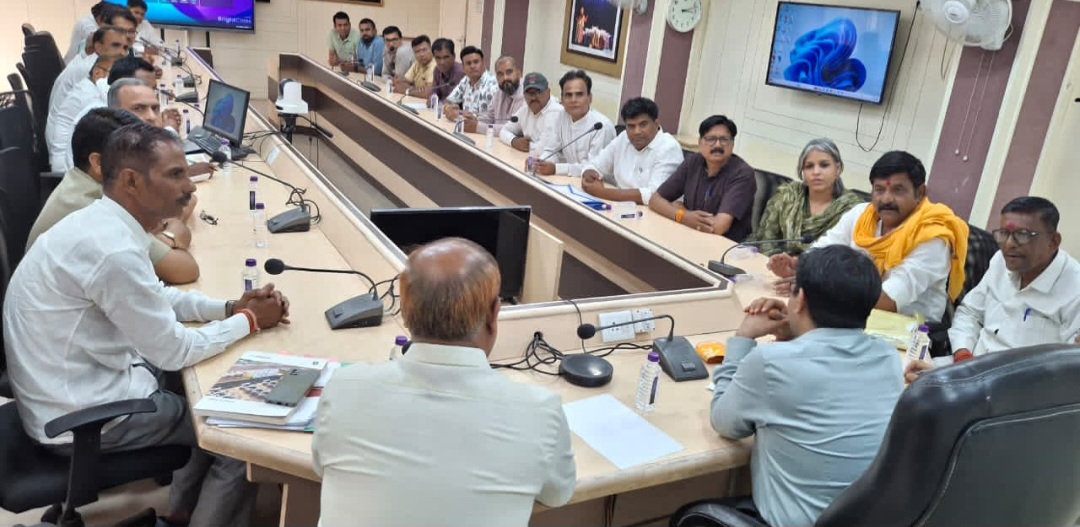 अध्यापक शिक्षक संयुक्त मोर्चा राजधानी में निकलेगा मुख्यमंत्री अनुरोध यात्रा-धरना प्रदर्शन 18 अप्रैल को, गूगल मीट पर बनाई आंदोलन की रणनीति