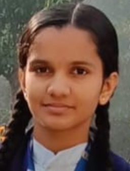 कक्षा 10th में सरवाइट कॉन्वेंट स्कूल की छात्रा आन्या शुक्ला ने 99% अंक प्राप्त किये