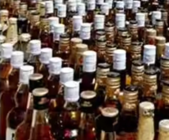थाना कोतवाली पुलिस की कार्यवाही, 54 लीटर अवैध शराब कीमत 18,000/- रु. के साथ एक युवक गिरफ्तार