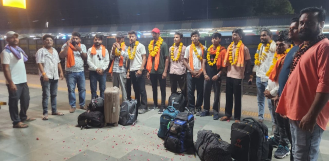 विश्व हिंदू परिषद बजरंग दल का ग्वालियर में आयोजित होने वाले शौर्य प्रशिक्षण वर्ग के लिए बजरंग कार्यकर्त्ता रवाना