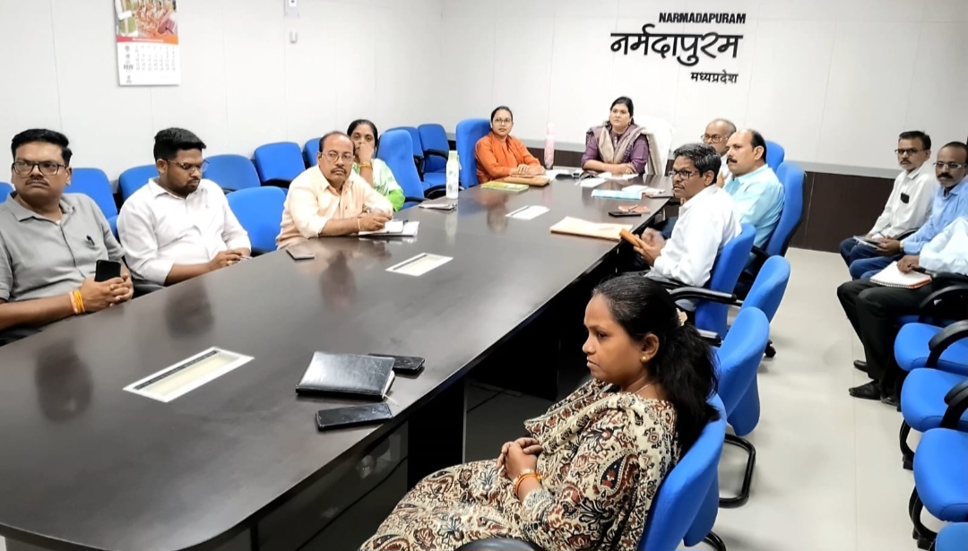 नगरीय निकाय एवं पंचायत मतदाता सूची पुनरीक्षण 2026 की तैयारियों को लेकर राज्य निर्वाचन आयोग की बैठक आयोजित