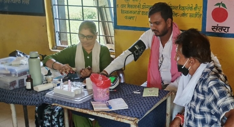 जनभागी जनभागीदारी अभियान सबसे पहले सबसे दूर के तहत स्वास्थ्य सेवाएं एवं पौधारोपण कार्यक्रम