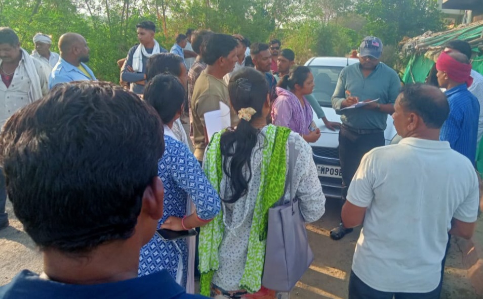 पानी निकासी हेतु पाइप क्रॉसिंग बनाए जाने की मांग को लेकर हुई शिकायत का किया गया निराकरण