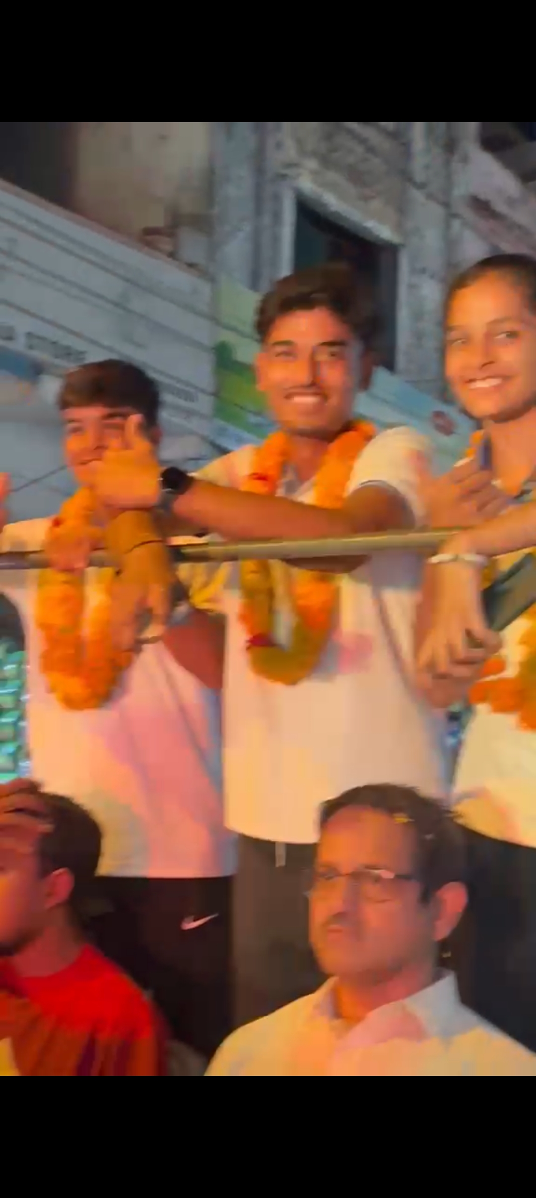 उभरती प्रतिभाओं को मिली बड़ी उपलब्धि, क्षेत्र में हर्ष का माहौल, दी बधाई रैली निकाल कर किया स्वागत