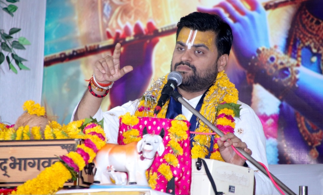 कथा में प्यासे बन कर आएं, कुछ सीखने के कुछ पाने के उद्देश्य से आएं तो बहुत देगी भागवत – पंडित तिवारी