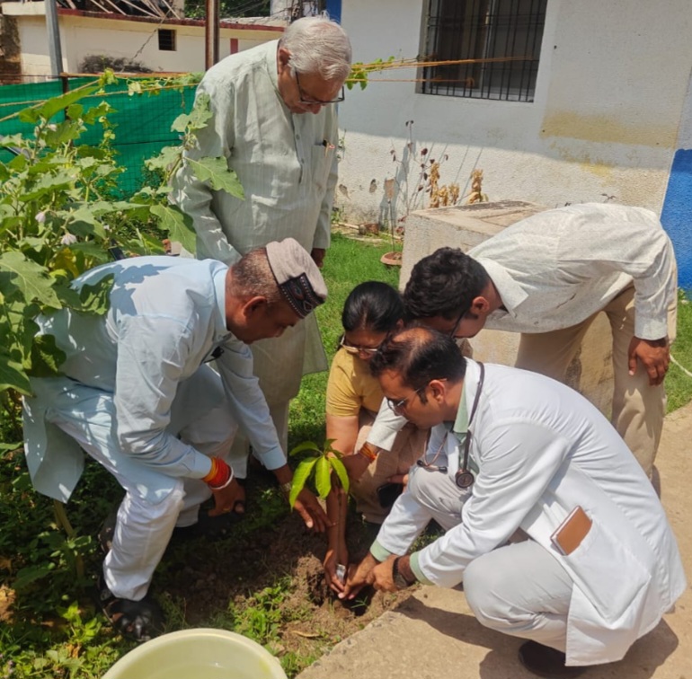 प्रधानमंत्री सुरक्षित मातृत्व अभियान के 10 वर्ष पूर्ण होने पर जिला चिकित्सालय नर्मदापुरम में विशेष शिविर का सफल आयोजन