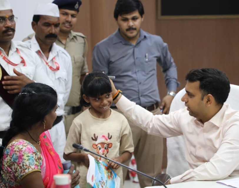 जनसुनवाई में कलेक्टर ने सुनी नागरिकों की समस्याएं, कई प्रकरणों का मौके पर किया निराकरण, अधिकारियों को दिए त्वरित समाधान के निर्देश