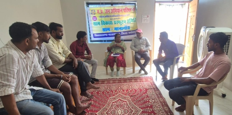 माखननगर विकासखंड समन्वयक श्रीमती सुखवती वर्मा ने बैठक ली