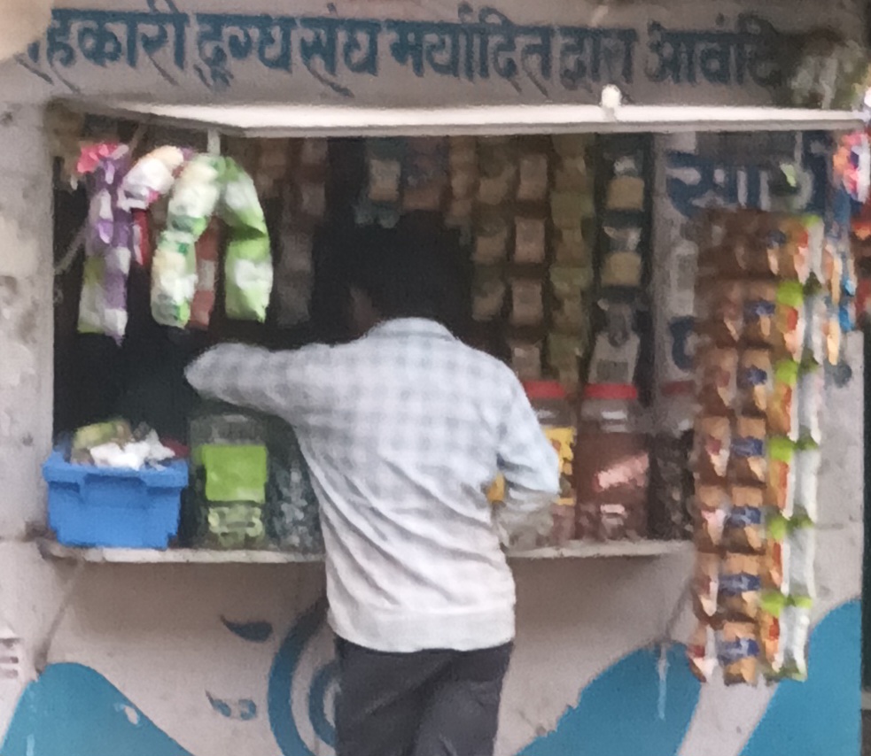सांची पार्लर या नशे के अड्डे, नर्मदापुरम में आवंटन नियमों को ठेंगा दिखा, दूध की जगह बिक रहा जहर