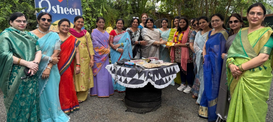 कलाकृति महा उत्सव में ड्राइंग कंपटीशन में भारत में और मध्य प्रदेश में रैंक लाकर पीहू जैन ने नेशनल रैंक अवार्ड प्राप्त किया, नर्मदापुरम की बेटी का सम्मान आदर्श महिला क्लब ने किया