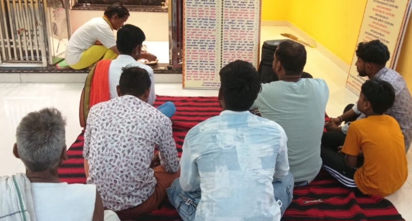 ग्राम रामपुर में साप्ताहिक हनुमान चालीसा का पाठ हुआ