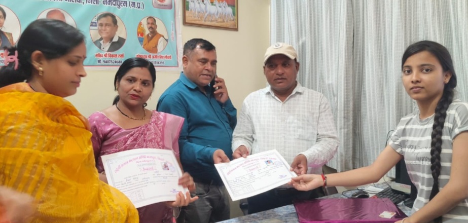 सिलाई प्रशिक्षण डिप्लोमा प्रमाण पत्र वितरण किया गया