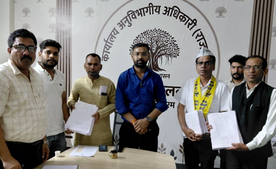 स्थानीय निर्वाचन के संबंध में प्रतिनिधियों के साथ स्टैंडिंग कमेटी की बैठक संपन्न- मतदाता सूची का किया गया वितरण