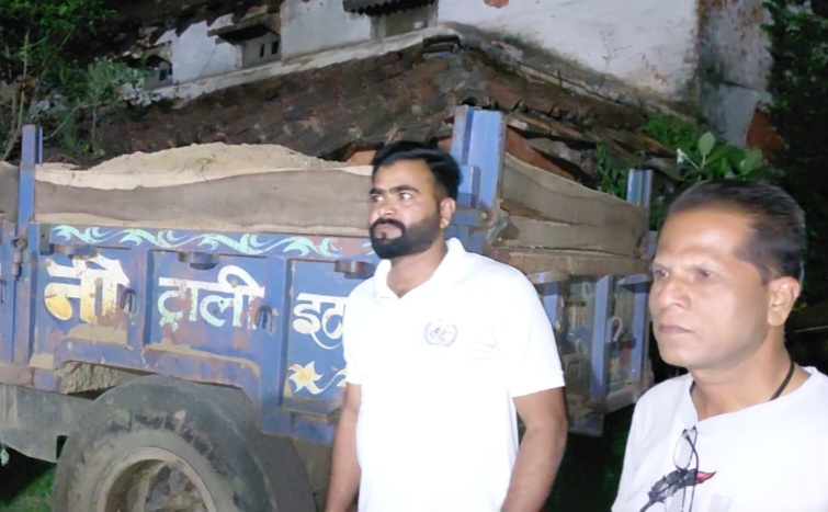 जिले में रेत खनिज के अवैध उत्खनन और परिवहन के खिलाफ कार्यवाही लगातार जारी, पुरानी इटारसी से ट्रैक्टर ट्रॉली जप्त