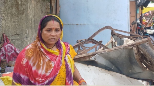 स्ट्रीट वेंडर महिला की दुकान हटाए जाने के मामले में निष्पक्ष जांच की मांग