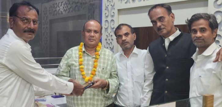 नर्मदापुरम में अनुकरणीय पहल…… अधिवक्ता योगेश कुरापा ने जन्मदिन पर विधि की 5 पुस्तकें दान करने का दिया वचन, “एक पुस्तक दान” की अपील