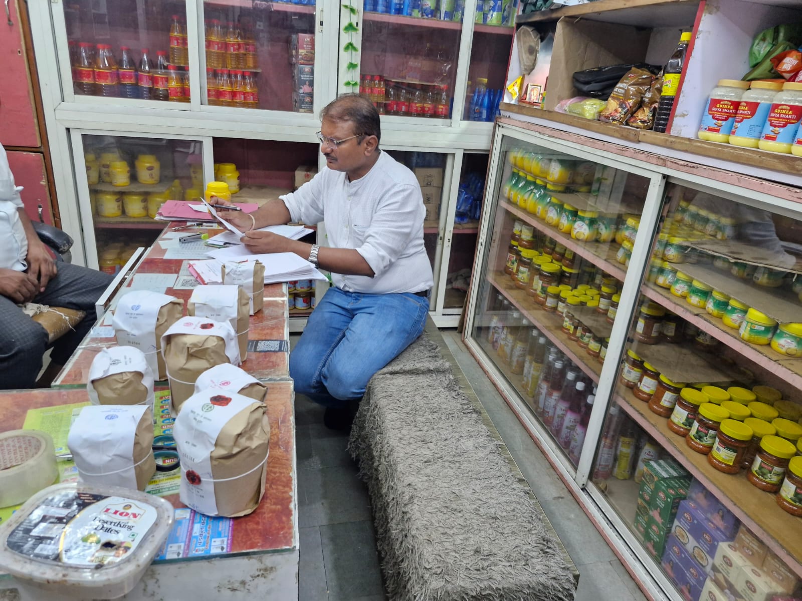 212 किलो घी किया जब्त, राज्य खाद्य प्रयोगशाला में भेजे नमूने