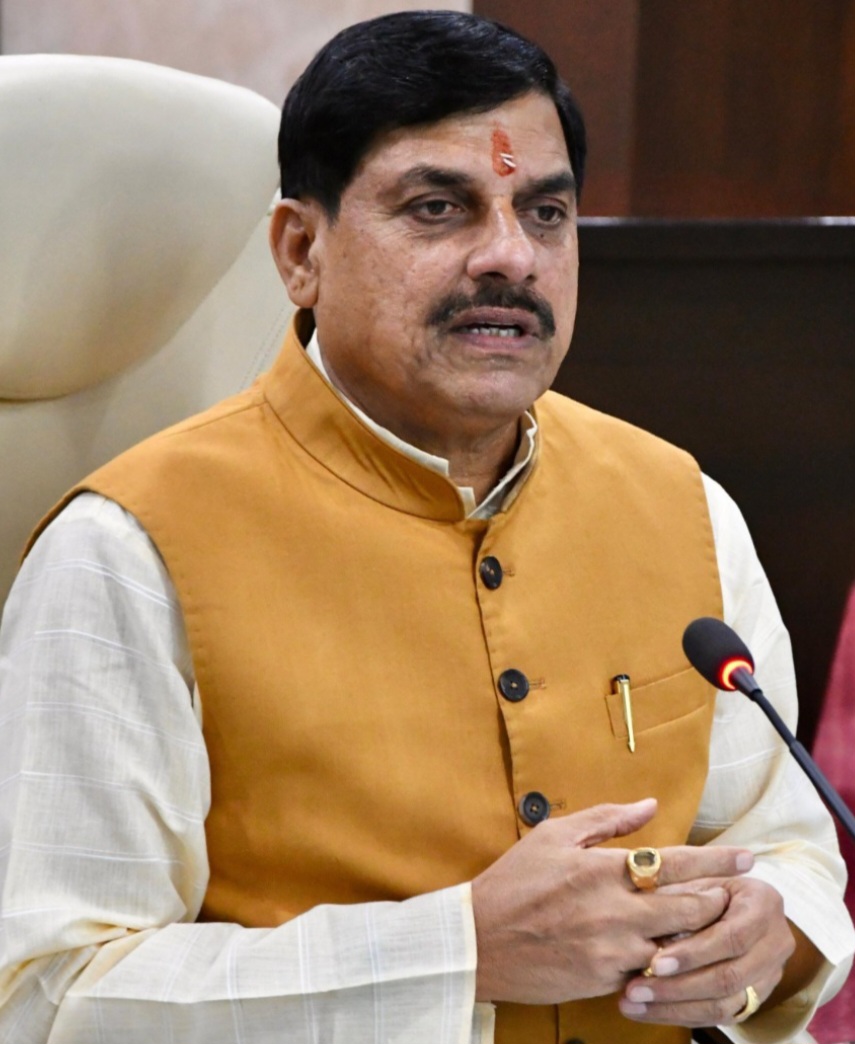 विद्यार्थियों की सुरक्षा से कोई समझौता नहीं – मुख्यमंत्री डॉ. यादव विद्यार्थियों की सुरक्षा से खिलवाड़ करने वाले स्कूल वैन चालक पर प्रकरण दर्ज, भेजा जेल, स्कूल संचालक के विरुद्ध भी मामला दर्ज, वैन जब्त, मुख्यमंत्री के निर्देश पर देवास में त्वरित कार्रवाई