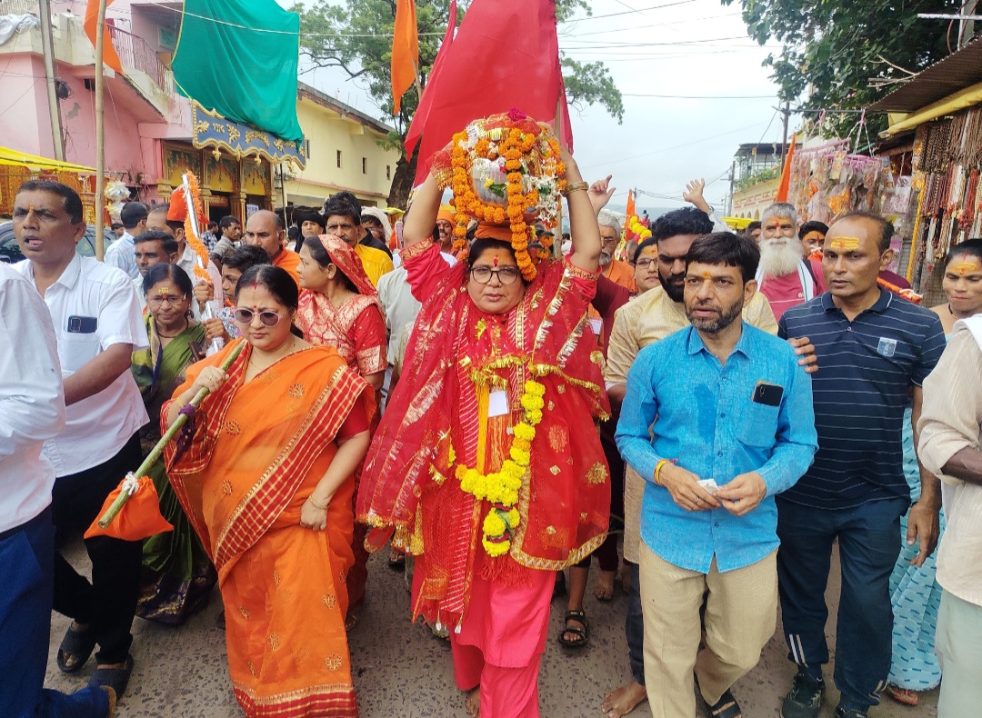 हर-हर महादेव और बोल बम के जयकारों से गूंजा सेठानी घाट, हजारों कांवड़िए मां नर्मदा का जल लेकर जटाशंकर महादेव के लिए हुए रवाना