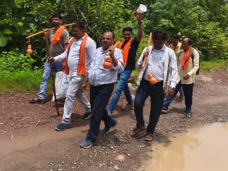 विश्व हिंदू परिषद–बजरंग दल द्वारा प्रथम सावन सोमवार पर बाबा मिर्गनाथ महादेव का भव्य जलाभिषेक एवं रुद्राभिषेक संपन्न