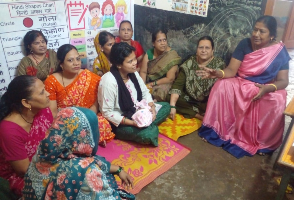 विश्व स्तनपान सप्ताह के चलते गर्भवती और शिशुवती महिलाओं को दी जानकारी
