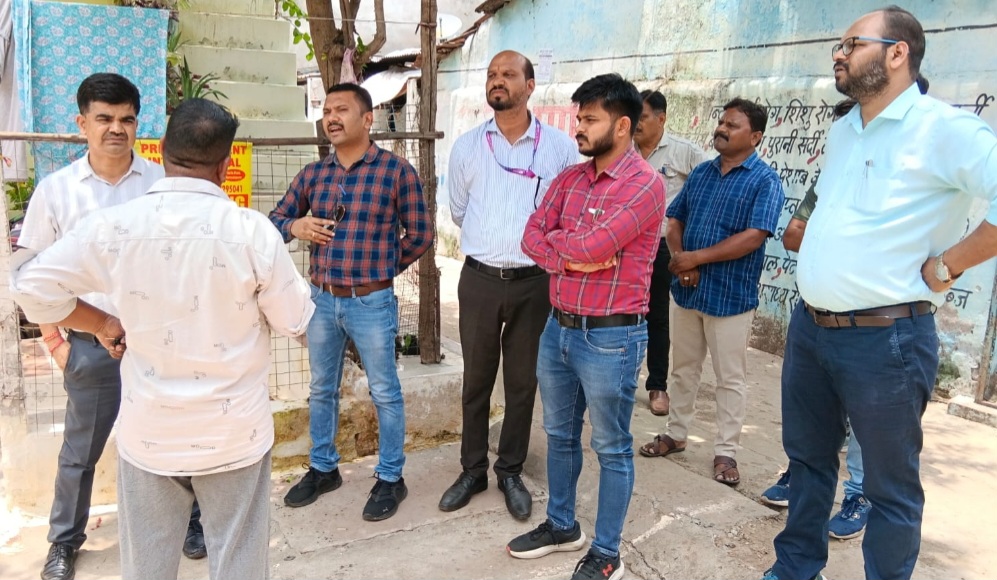 कलेक्टर के निर्देश पर नपा ने की कार्रवाई, नाली पर हुए अतिक्रमण को हटाया