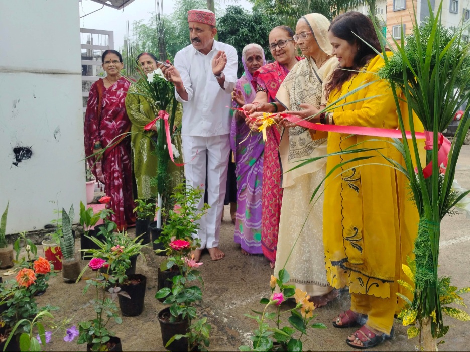 मंगल नर्सरी रिवर व्यू रेजीडेंसी का हुआ शुभारंभ, मिल रहे फलदार और छायादार पौधे