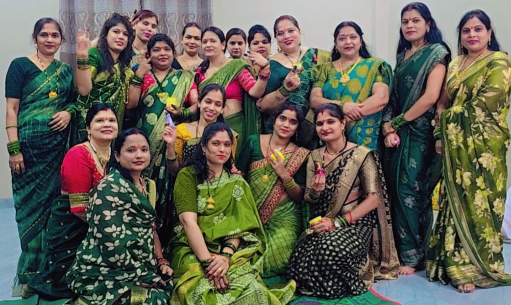 अयोध्यावासी वैश्य समाज की महिला मंडल ने हरियाली तीज हर्षोल्लास से मनाया
