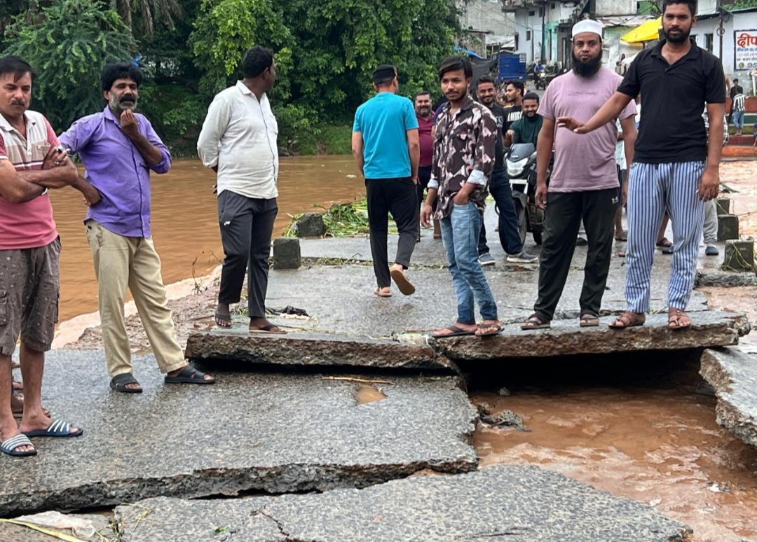 भ्रष्टाचार की बाढ़ में बहा विकास, सोहागपुर का रामगंज रपटा महज 12 साल में ढहा, दावों की खुली पोल