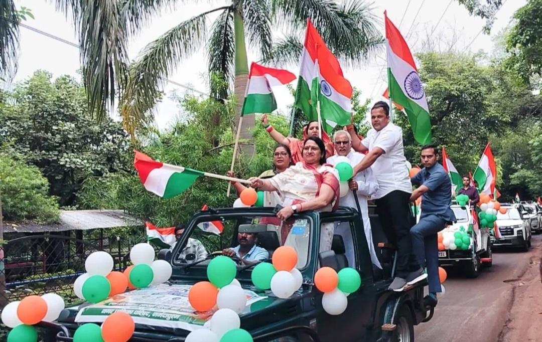 हाथों में तिरंगा, गूंजा वंदे मातरम् का जयघोष, शहीद स्मारक गैलरी से निकली भव्य जिला स्तरीय तिरंगा यात्रा