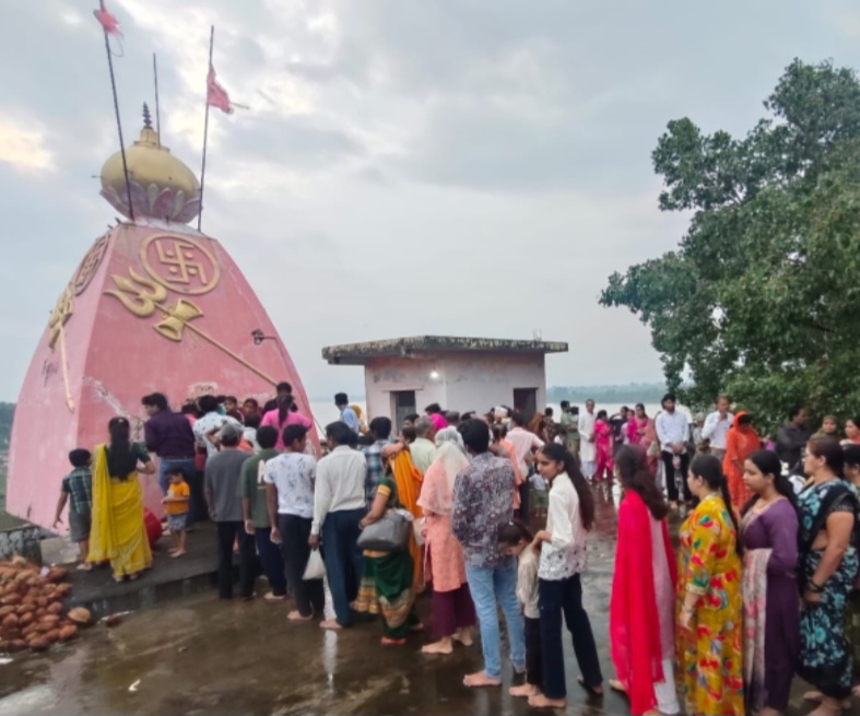 नाग पंचमी पर श्रद्धा और आस्था के साथ भक्तों ने की नाग देवता की पूजा, संकटों से मुक्ति और मनोकामना पूर्ति की मान्यता, आज मनाया जा रहा नाग पंचमी का पर्व
