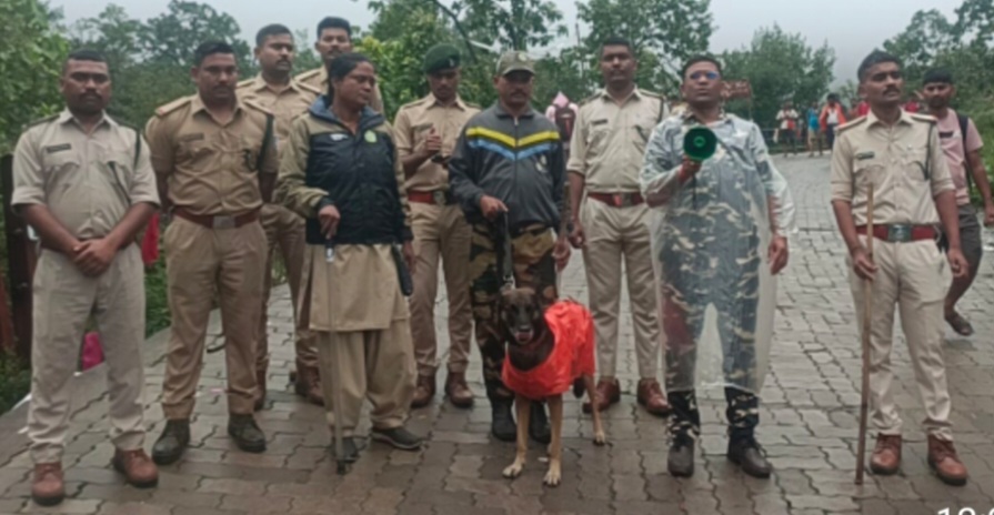 सतपुड़ा टाइगर रिजर्व की डॉग स्क्वॉड टीम ने लगातार मेले में की सर्चिंग, नागद्वारी मेले में ‘अपोलो’ ने रखी संदिग्ध गतिविधियों पर कड़ी नजर, पर्यावरण और वन्यजीव सुरक्षा पर खास जोर