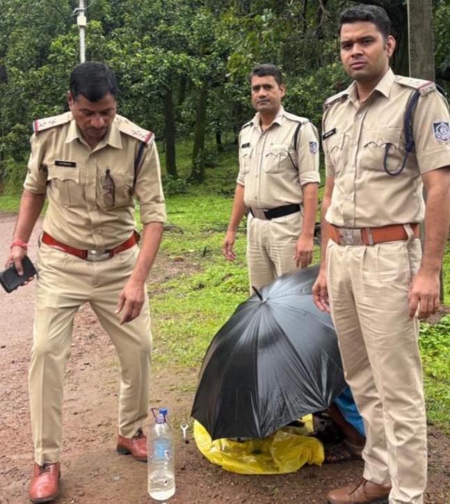 नागद्वारी मेला क्षेत्र में अवैध मदिरा के विरुद्ध आबकारी विभाग की कार्रवाई, 03 प्रकरण दर्ज, करीब 38 लीटर कच्ची हाथभट्टी मदिरा जप्त