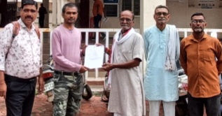 चुनाव जीतने के बाद पार्षद ने शक्ल तक नहीं दिखाई’, जर्जर सड़क-नाली से परेशान वार्डवासियों ने कलेक्टर से लगाई गुहार, दिए जाँच के निर्देश