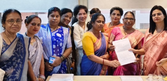 आयुक्त महिला एवं बाल विकास को विभिन्न मांगो को लेकर सौंपा ज्ञापन