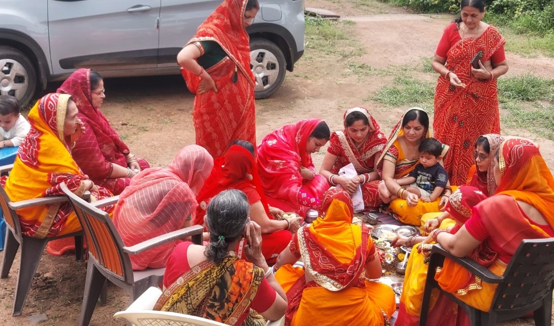 मारवाड़ी ब्राह्मण, अग्रवाल समाज की महिलाओं ने बच्छा बारस पर की गाय-बछड़े की पूजा