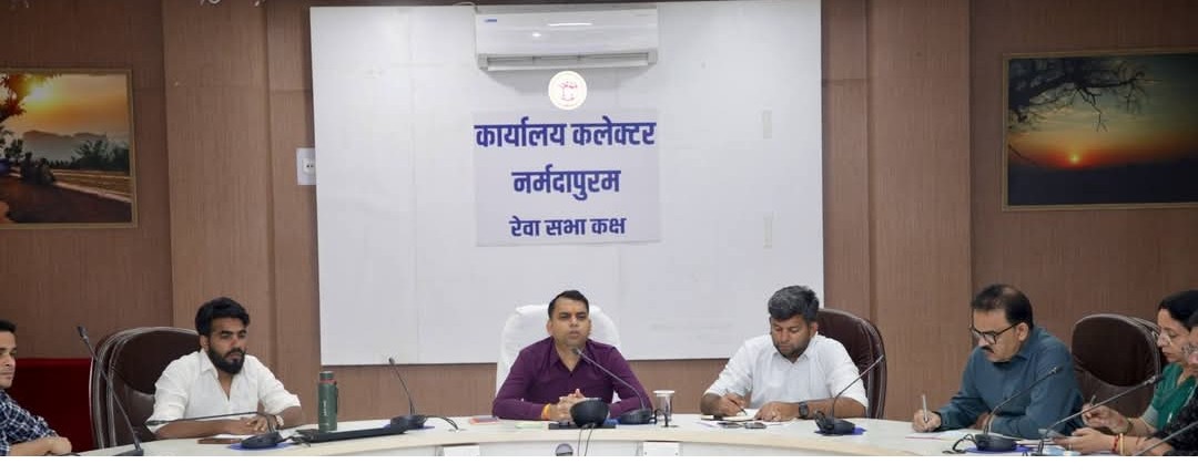 सीएम हेल्पलाइन में खराब रैंकिंग और ग्रेडिंग पर अफसरों को थमाएंगे नोटिस, कटेगा एक सप्ताह का वेतन