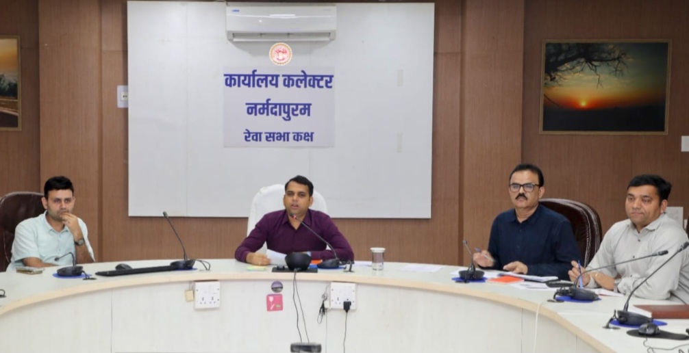 नर्मदापुरम जिले में 17 सितंबर से 17 अक्टूबर तक आयोजित होगा सेवा संकल्प अभियान, कलेक्टर सोमेश मिश्रा ने अधिकारियों को अभियान की तैयारियां प्रारंभ करने के दिए निर्देश