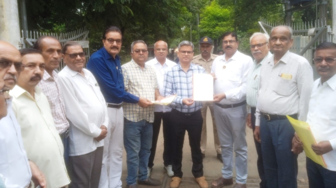 सेवानिवृत्त डिप्लोमा इंजीनियर्स एसोसिएशन ने मांगों को लेकर ज्ञापन सौंपा