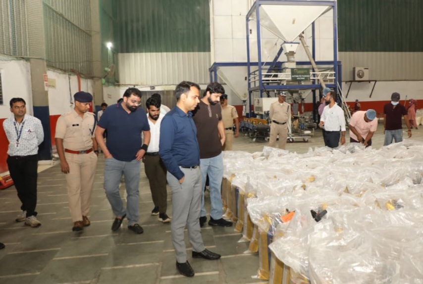 औद्योगिक विकास को मिल रहा शासकीय योजनाओं का संबल, युवा उद्यमी बन रहे आत्मनिर्भर, मुख्यमंत्री जन विश्वास अभियान के तहत कलेक्टर ने किया पिपरिया के प्रगति फूड संस्थान का भ्रमण