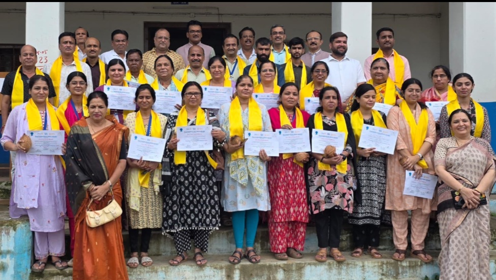 शिक्षक दिवस पर रोटरी क्लब, नर्मदापुरम रायल द्वारा किया गया शिक्षकों का सम्मान