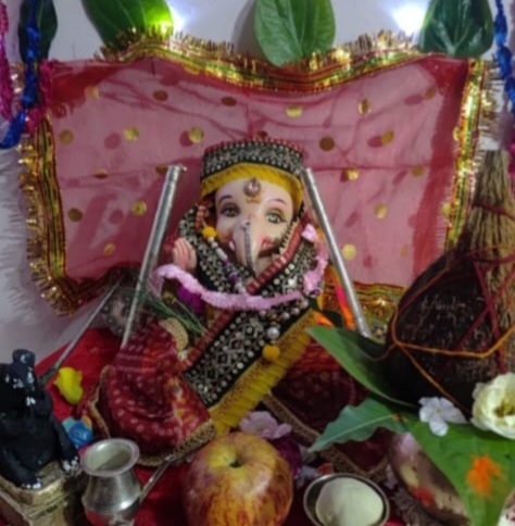 ढ़ोल – नगाड़ों के साथ विराजे विध्नहर्ता, बाजार में गणेश प्रतिमा, मिठाई, फल व अन्य सामग्री लेने लोगों की भीड़ उमड़ी, नगर में 40 स्थानों पर विराजे गौरीसुत गणेश, ग्रामीण क्षेत्रों में भी हुई स्थापनाएं