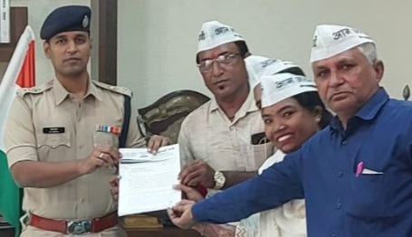 FIR की निष्पक्ष जांच एवं पूरे घटनाक्रम की जांच की मांग को लेकर आम आदमी पार्टी ने पुलिस अधीक्षक से की मुलाकात