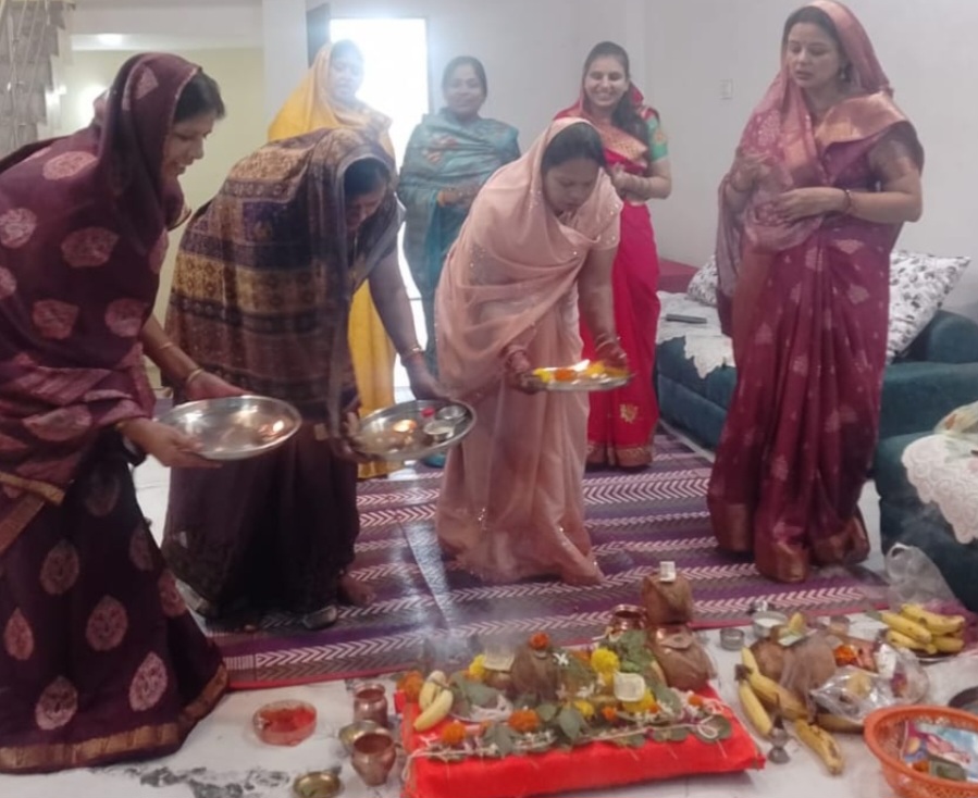 ऋषि परंपरा को नमन: नर्मदापुरम में श्रद्धा से मना ऋषिपंचमी पर्व, महिलाओं ने रखा सप्तऋषि व्रत, पाप-शुद्धि और आत्मशुद्धि की कामना