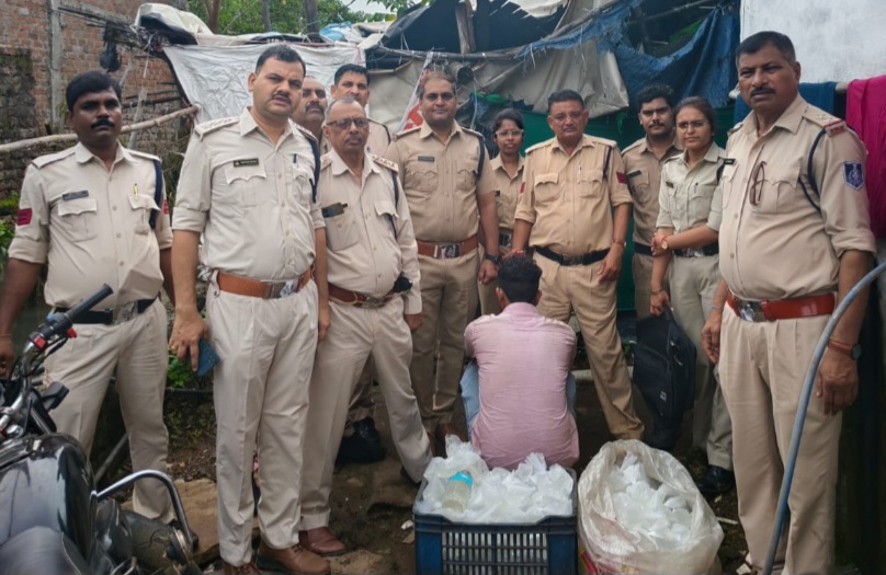 नर्मदापुरम में अवैध शराब के खिलाफ बड़ी कार्रवाई, 71 लीटर कच्ची हाथ भट्टी मदिरा जब्त