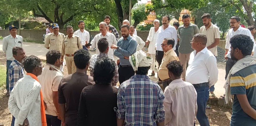 शिवपुर में विकास कार्यों के लिए शासकीय भूमि का संयुक्त निरीक्षण
