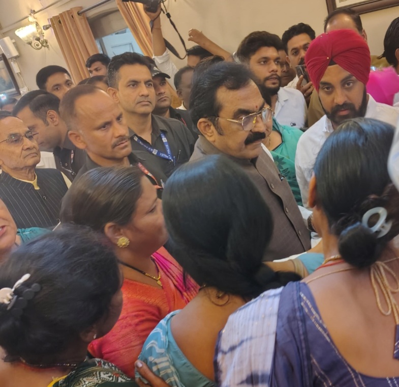 MDM एवं सांझा चूल्हा से जुड़ी समस्याओं के निराकरण के लिए प्रभारी मंत्री को ज्ञापन सौपा