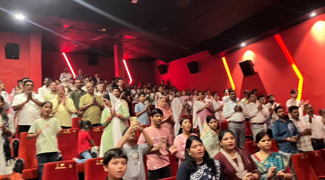 नर्मदापुरम में सांसद दर्शनसिंह चौधरी की अनूठी पहल, बच्चों और भाजपा कार्यकर्ताओं के साथ देखी ‘हनुमान अंश’ मूवी