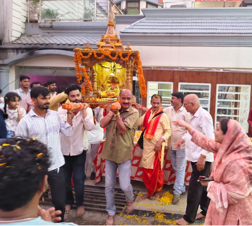 डोल ग्यारस पर सराफा बाजार में भव्य स्वागत, उमड़ा श्रद्धालुओं का सैलाब